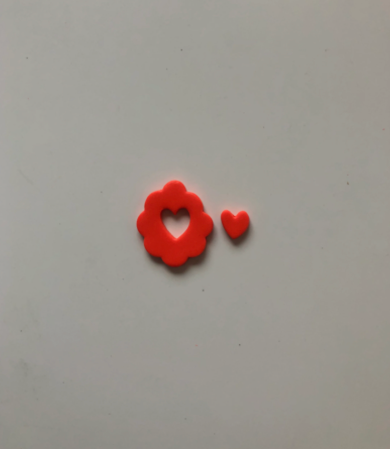 Load image into Gallery viewer, Heart Flower 1
